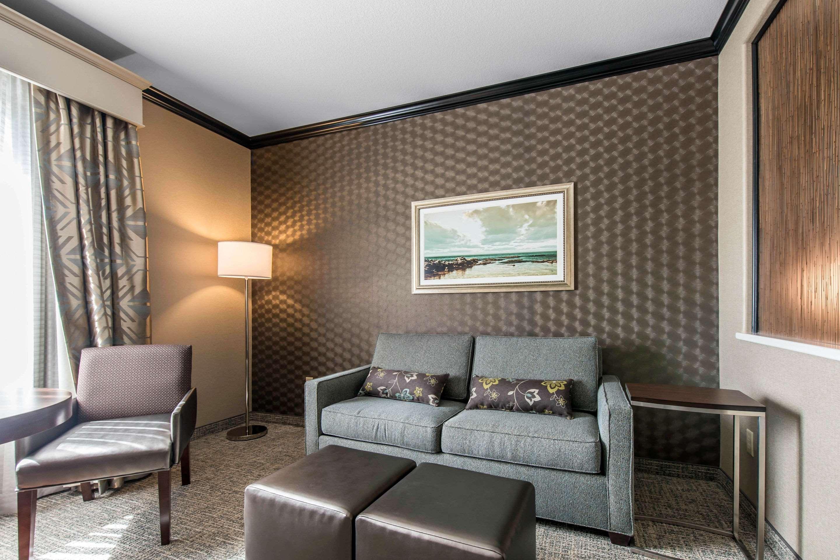 The Heritage Inn & Suites, Ascend Hotel Collection Garden City Exteriör bild
