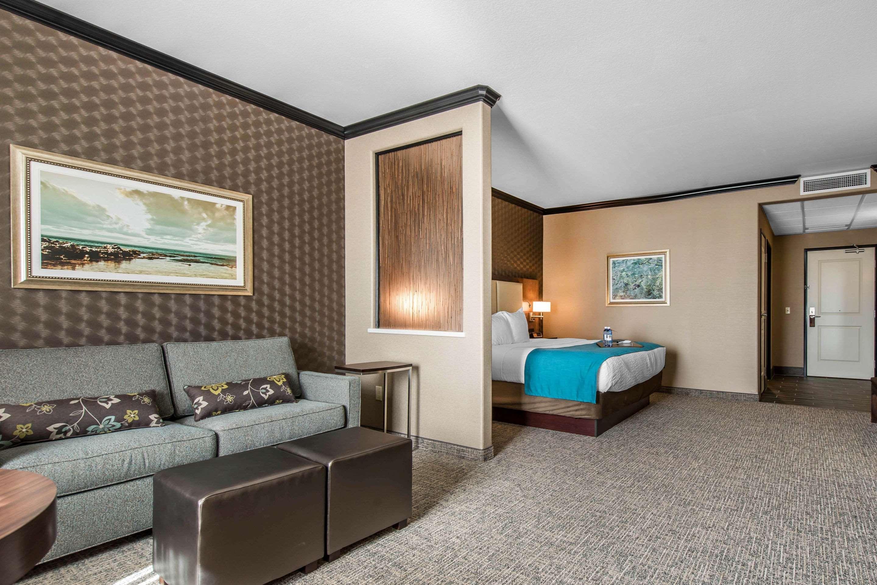The Heritage Inn & Suites, Ascend Hotel Collection Garden City Exteriör bild