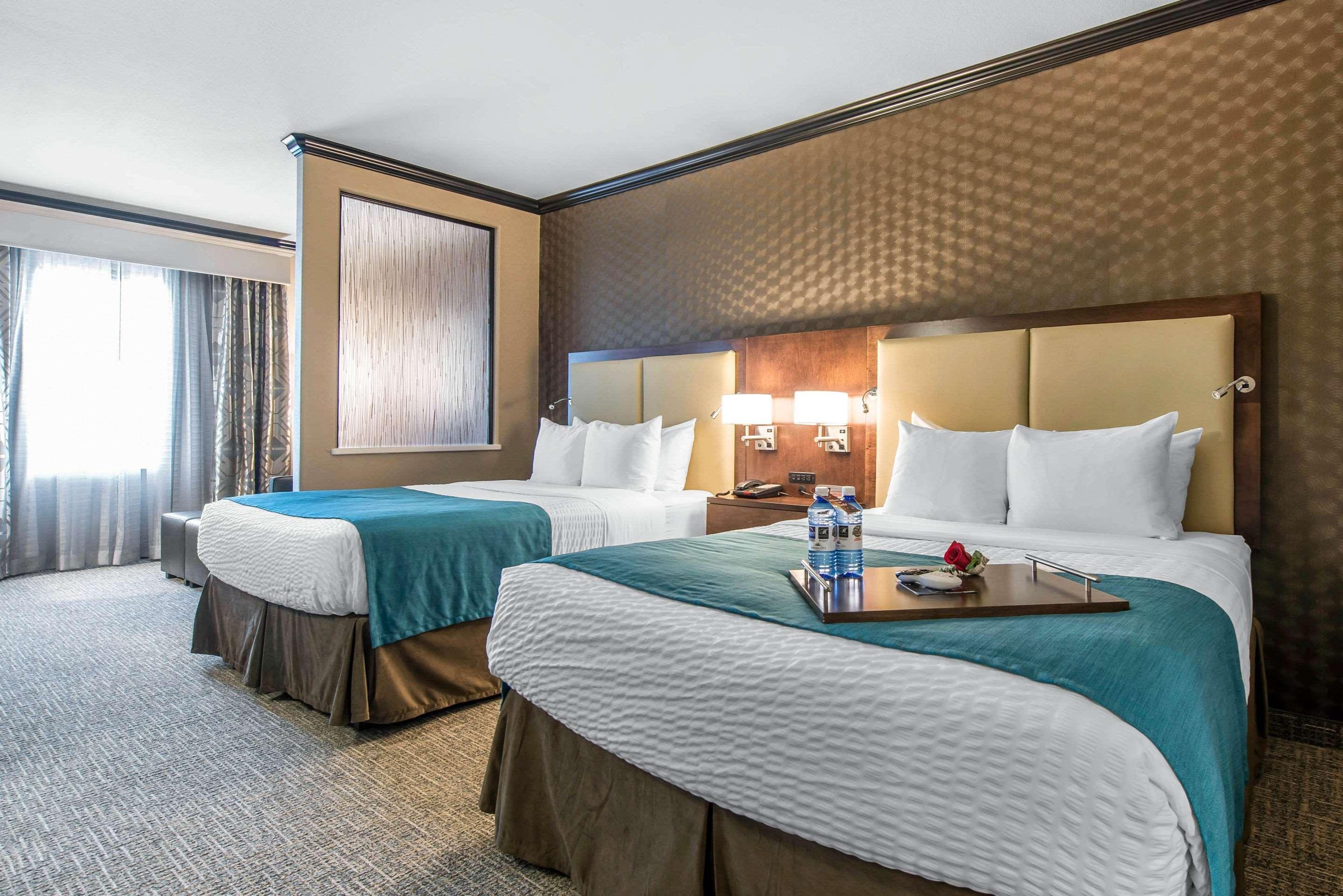 The Heritage Inn & Suites, Ascend Hotel Collection Garden City Exteriör bild