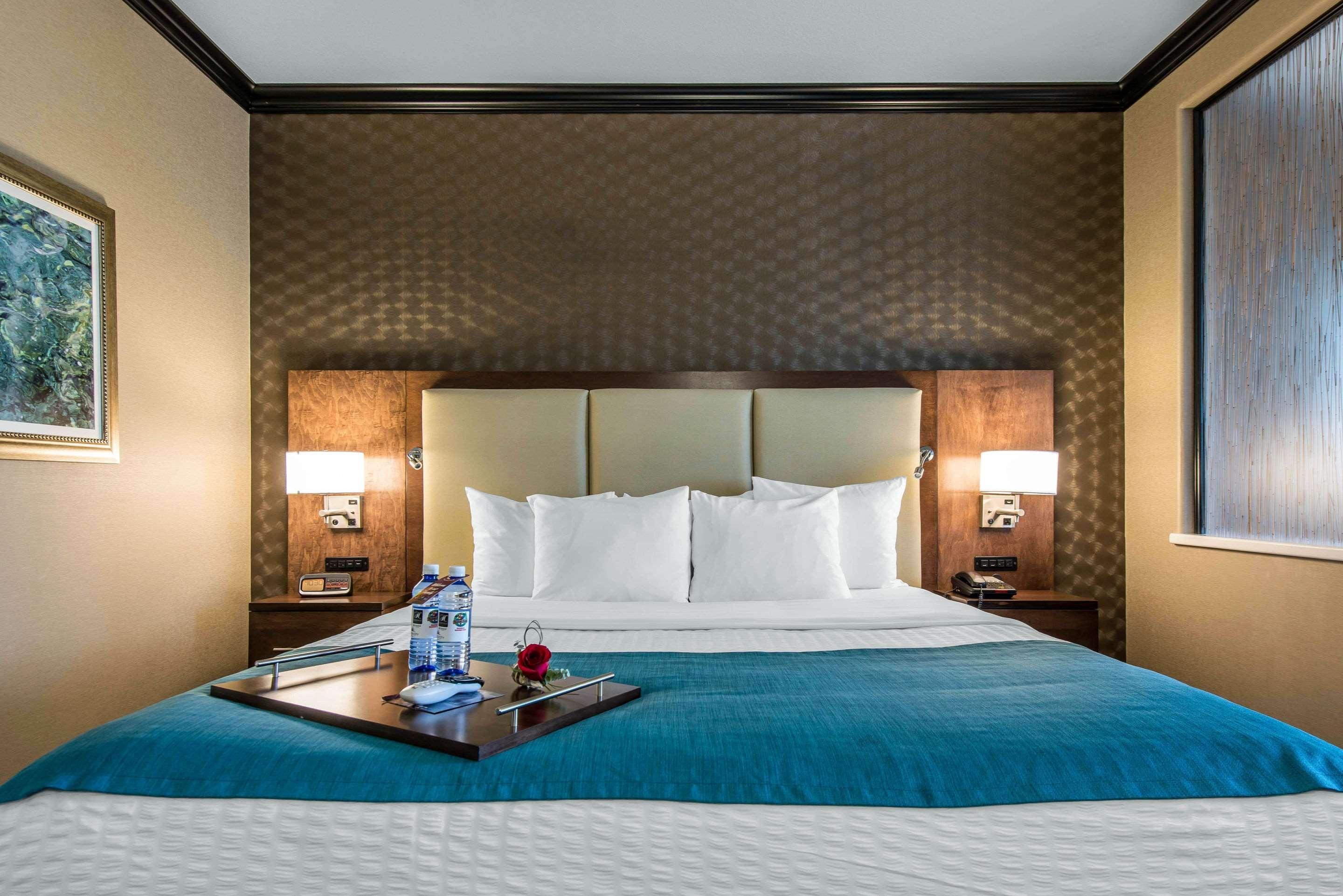 The Heritage Inn & Suites, Ascend Hotel Collection Garden City Exteriör bild