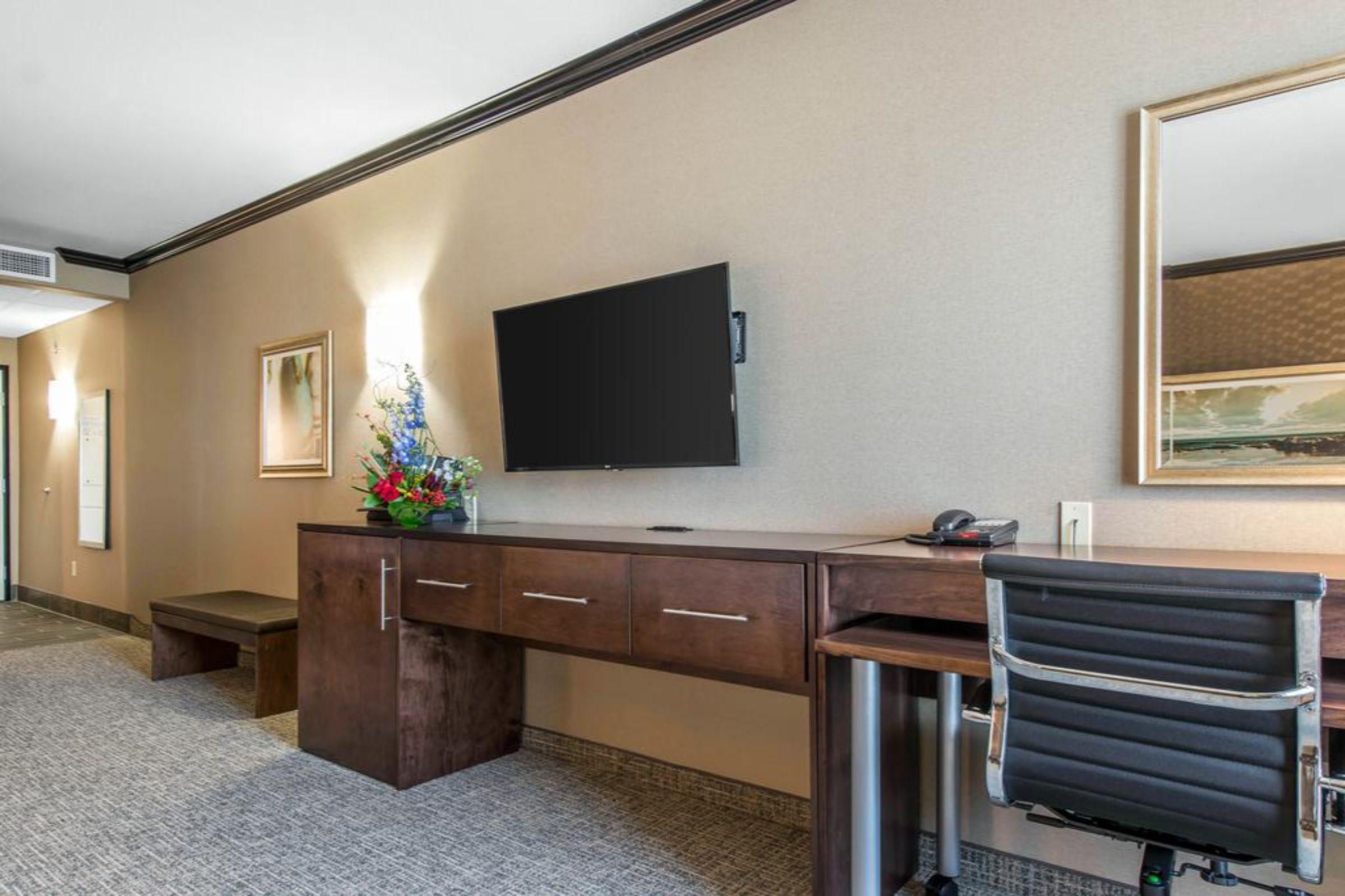 The Heritage Inn & Suites, Ascend Hotel Collection Garden City Exteriör bild