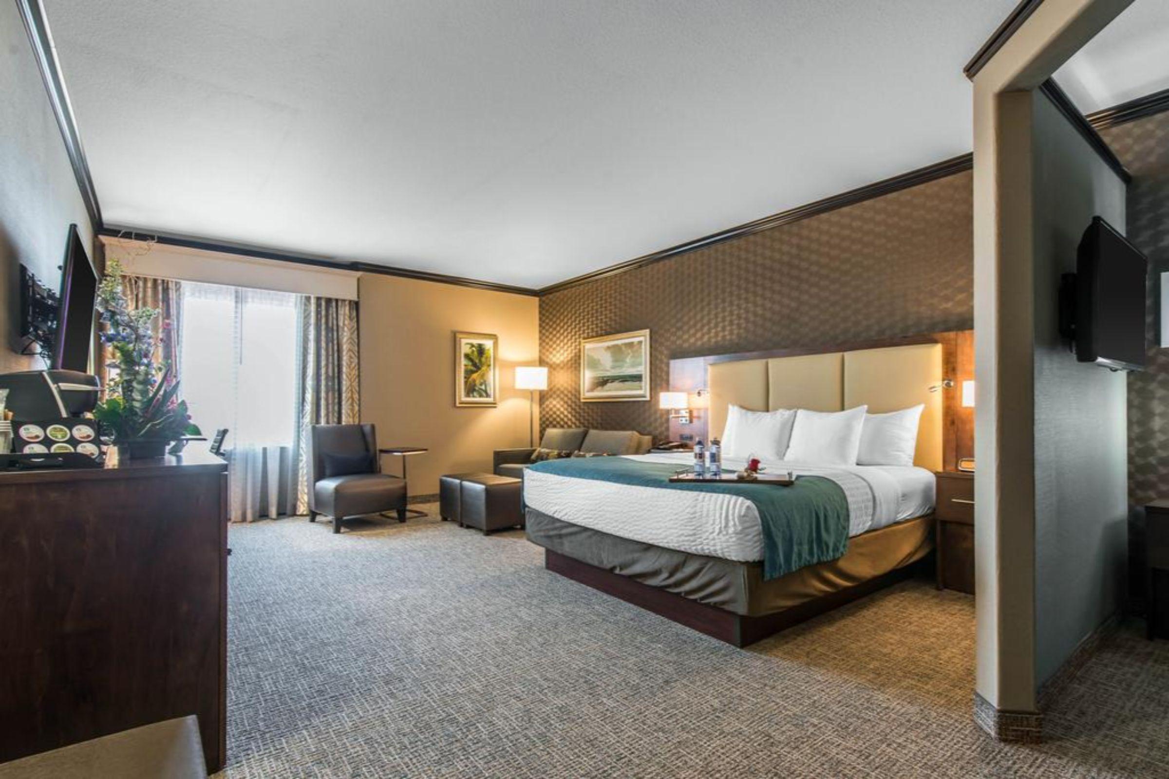 The Heritage Inn & Suites, Ascend Hotel Collection Garden City Exteriör bild