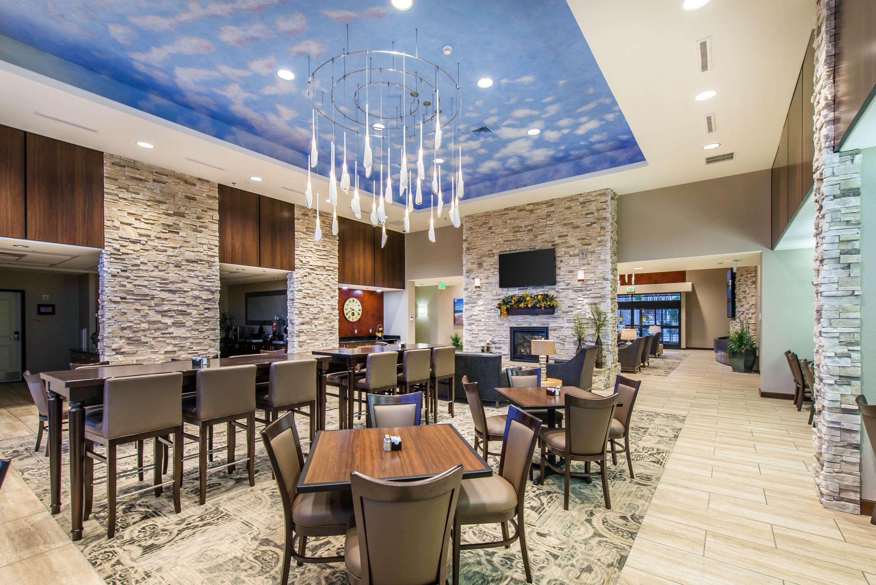 The Heritage Inn & Suites, Ascend Hotel Collection Garden City Exteriör bild