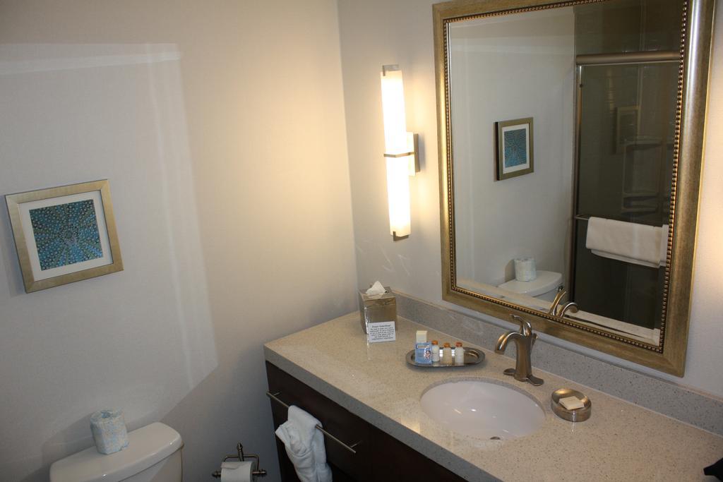 The Heritage Inn & Suites, Ascend Hotel Collection Garden City Exteriör bild