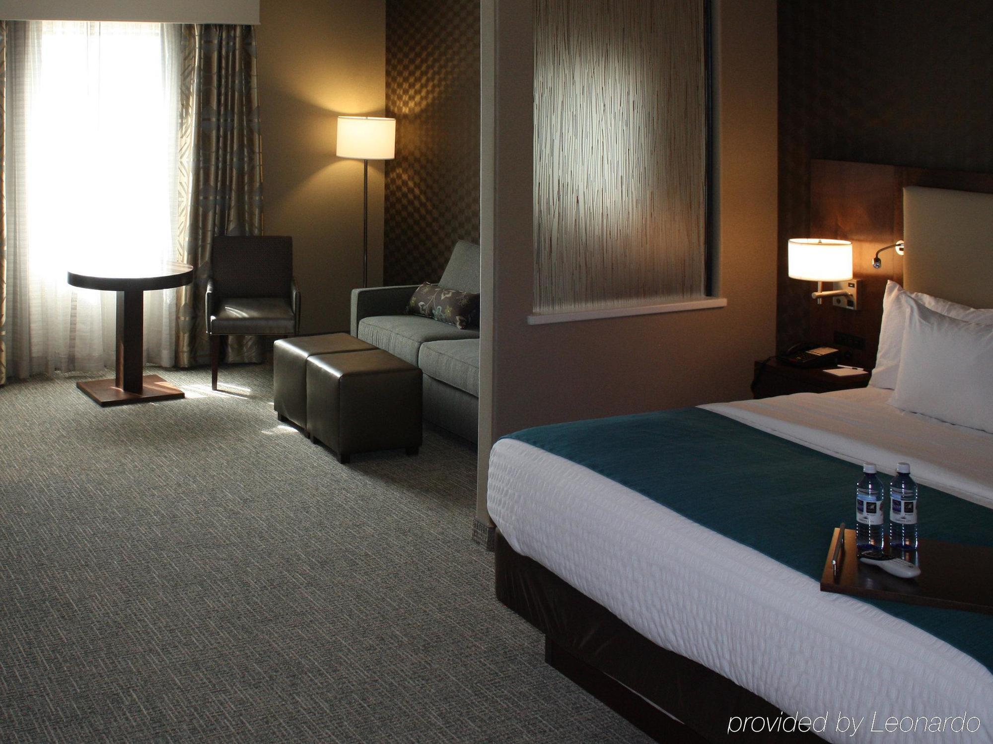 The Heritage Inn & Suites, Ascend Hotel Collection Garden City Exteriör bild