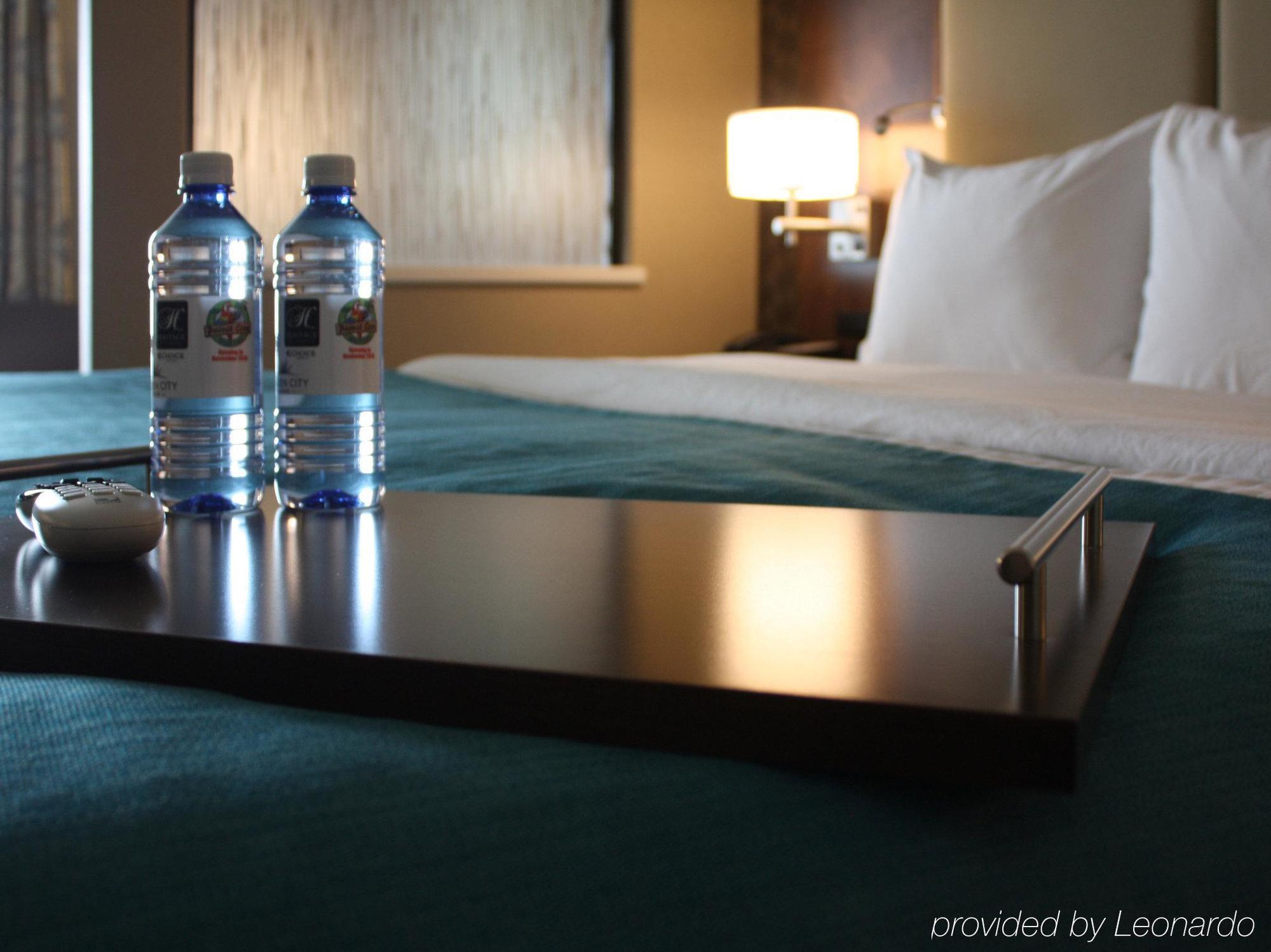 The Heritage Inn & Suites, Ascend Hotel Collection Garden City Exteriör bild