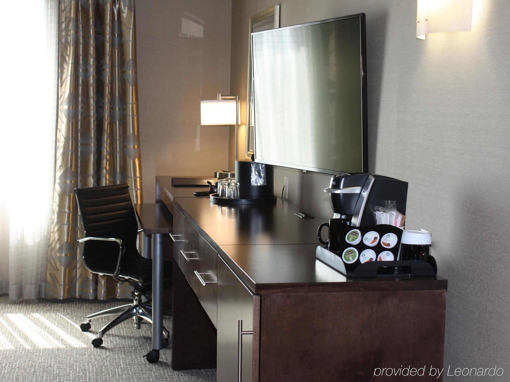 The Heritage Inn & Suites, Ascend Hotel Collection Garden City Exteriör bild